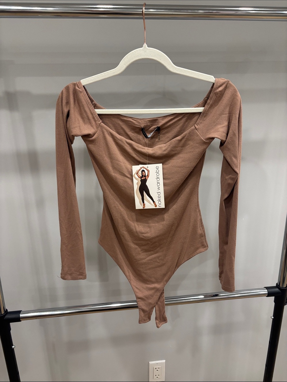 naked wardrobe Mauve-Brown Off-Shoulder Long Sleeve Bodysuit
